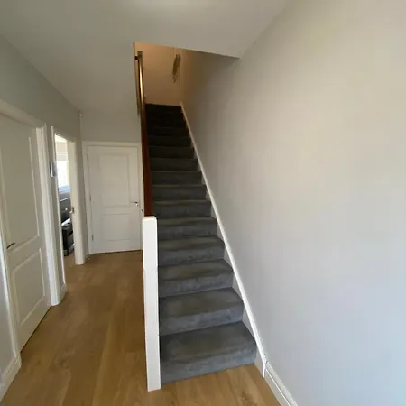 Extra Large In New House At Citywest * دبلن